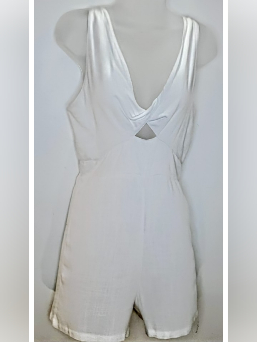 Francesca's White Smocked Sleeveless Romper - M